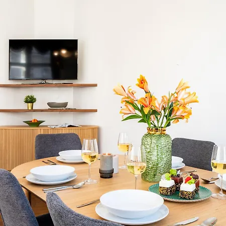 Days - Two Bedroom With Netflix And 200mbs Wifi In Old Town * 프라하