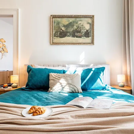 Days - Two Bedroom With Netflix And 200mbs Wifi In Old Town *